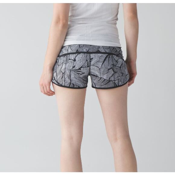 Lululemon Shorts Womens 4 Speed Short Dottie Tribe Geometric Performance Stretch - Picture 3 of 11